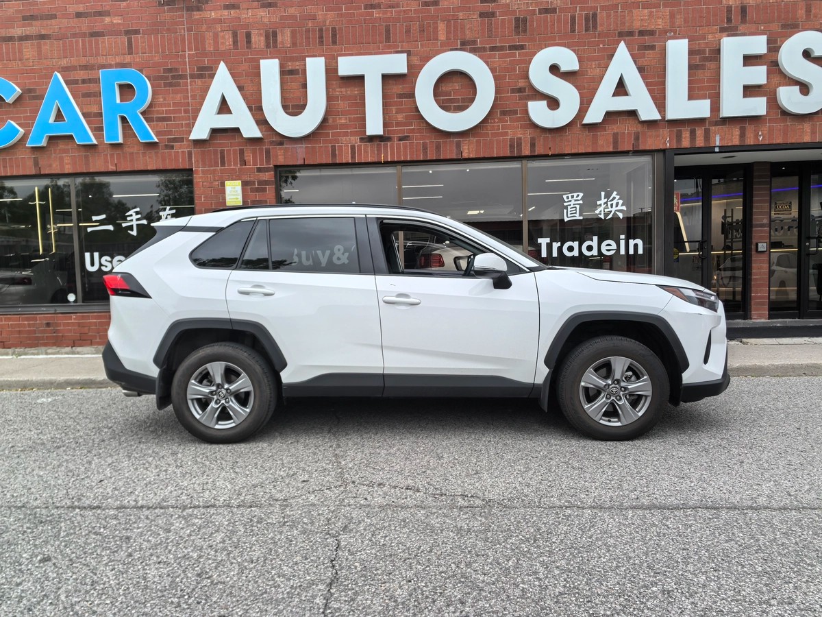 2024 Toyota RAV4 XLE64135767272323123