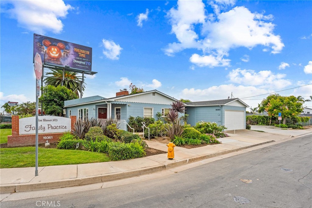 19361 Beach, Huntington Beach CA, 9264863878627549955122