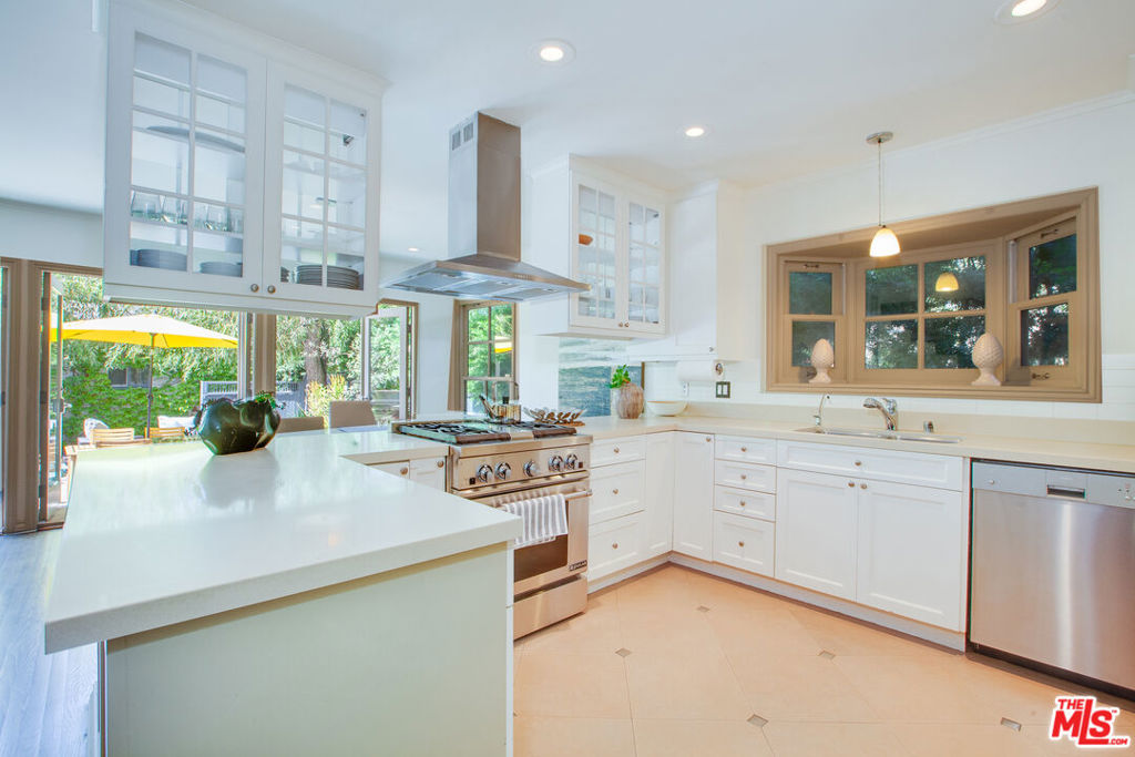 449 Westbourne Drive West Hollywood CA, 9004863770145486209122