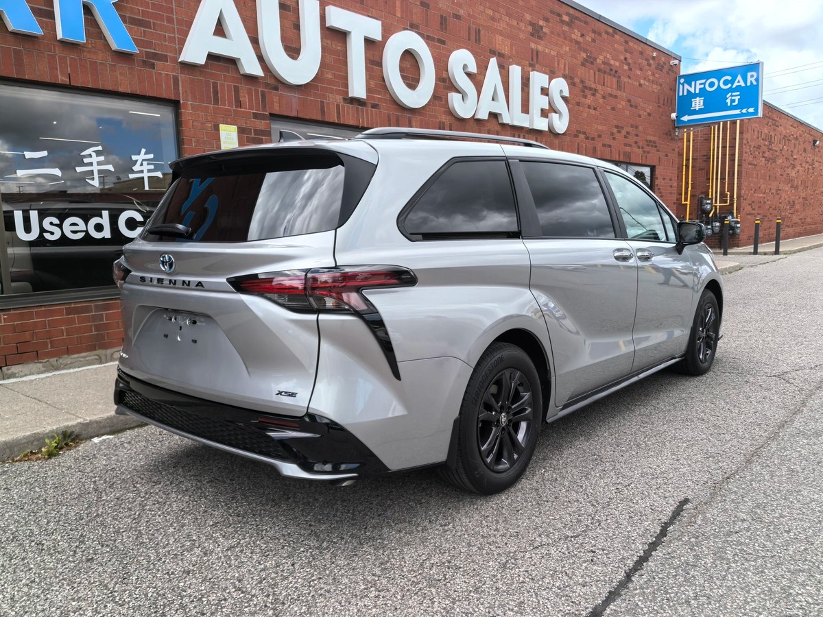 2025 Toyota Sienna XSE64146530605058121