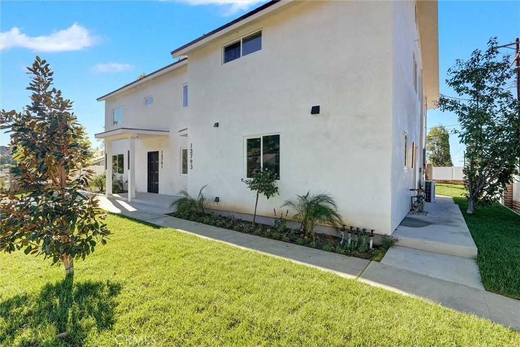 13791 13793 Gavina Avenue Sylmar CA, 9134264132298783619120