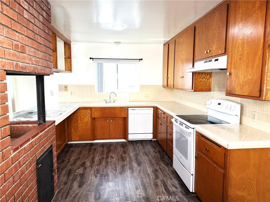 $2,895/month 125 6th Street Seal Beach CA, 9074064076117055362120