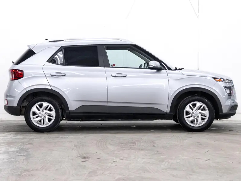 2022 Hyundai Venue64090529232130122
