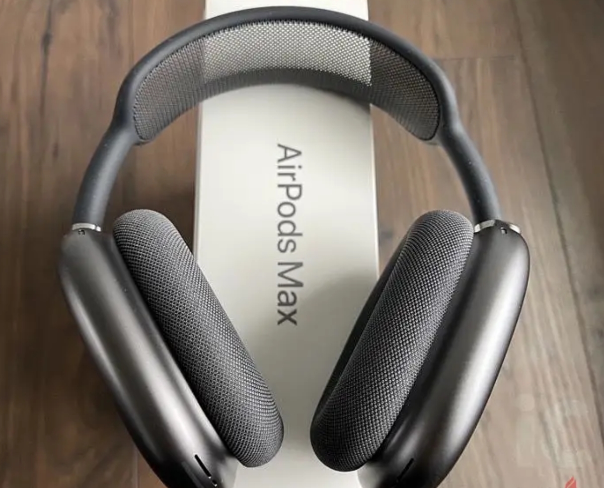 سماعات AirPods Max اللاسلكية مع العلبة