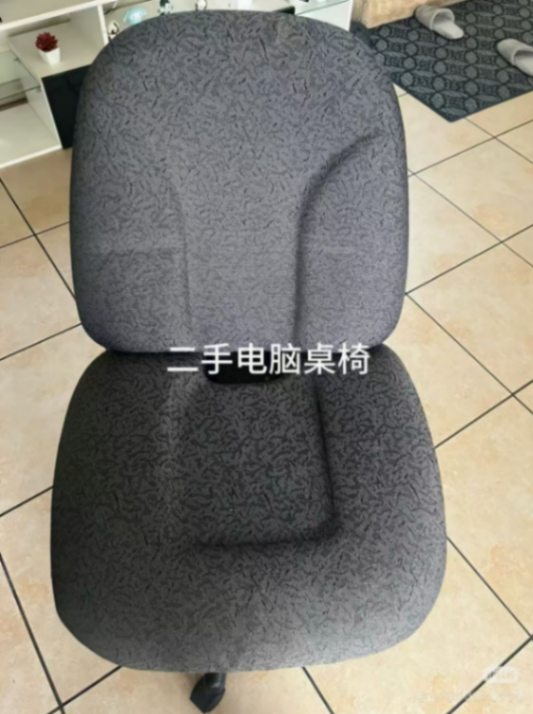 ¡Venta de escritorio y silla de computadora usados en San Gabriel, Los Ángeles! ¡Lámpara de escritorio! Teléfono de contacto: 626267928063303282217475120