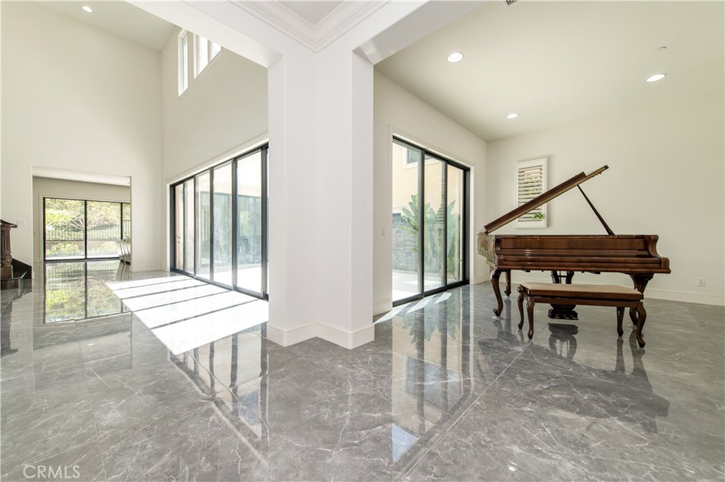 120 Iron Gate Irvine CA, 9261863712374363137121