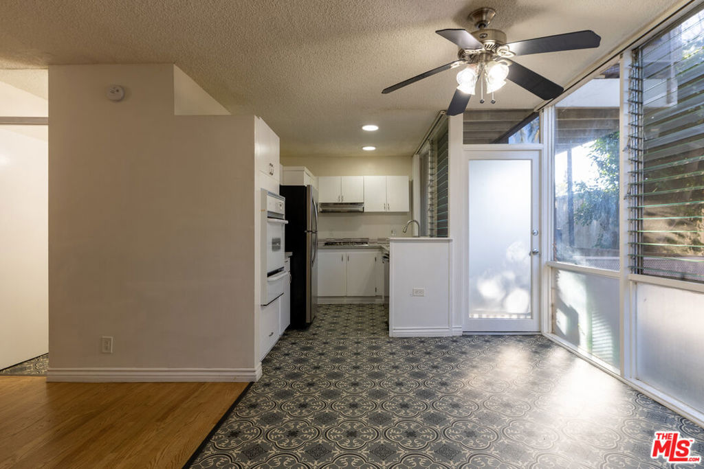 3330 S Sepulveda Boulevard 1 Los Angeles CA, 9003464108330680450120
