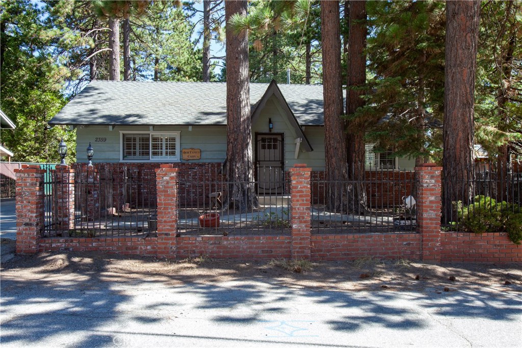 3831 Saint Johnswood Drive, Woodland Hills CA, 9136463713088295043121