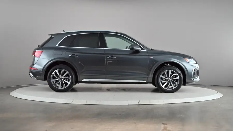 2023 Audi Q563989882565378121