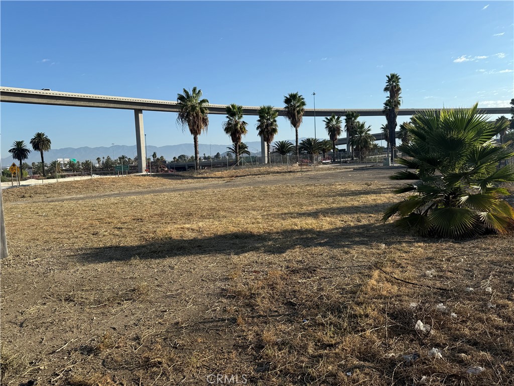 2200 E La Cadena, Riverside CA, 9250763657593150465120
