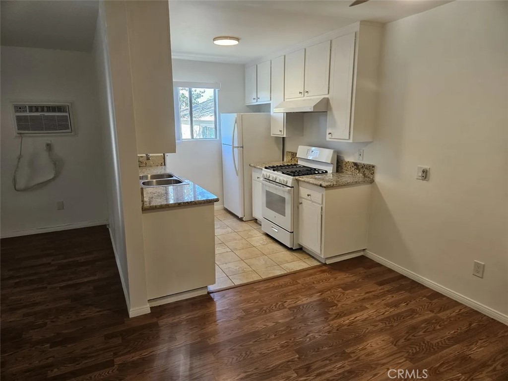 631 San Jose C Burbank CA, 9150164086042168705121