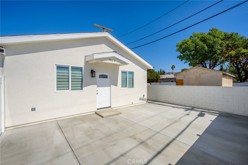 $3,000/mes 7402 Riverton 1/2 Sun Valley CA, 9135264064597561729122