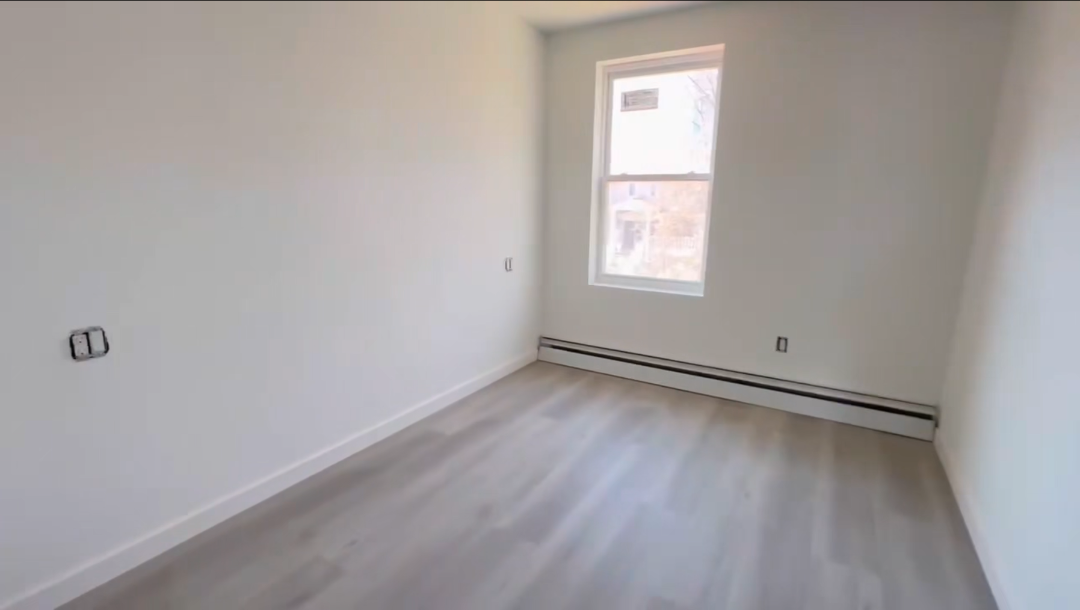 ✨ Renovated Astoria Townhouse ✨63233807622785122