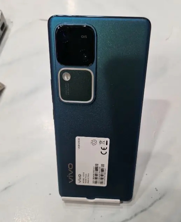 Vivo v30.5g