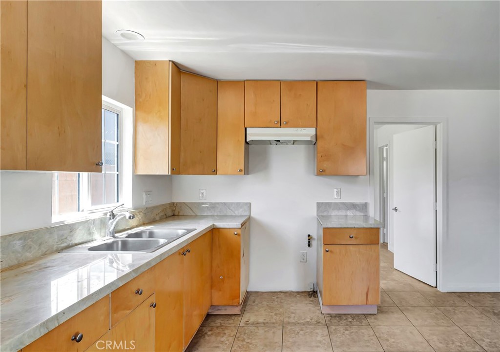 6827 Simpson Avenue 1 North Hollywood CA, 9160564123389383042121