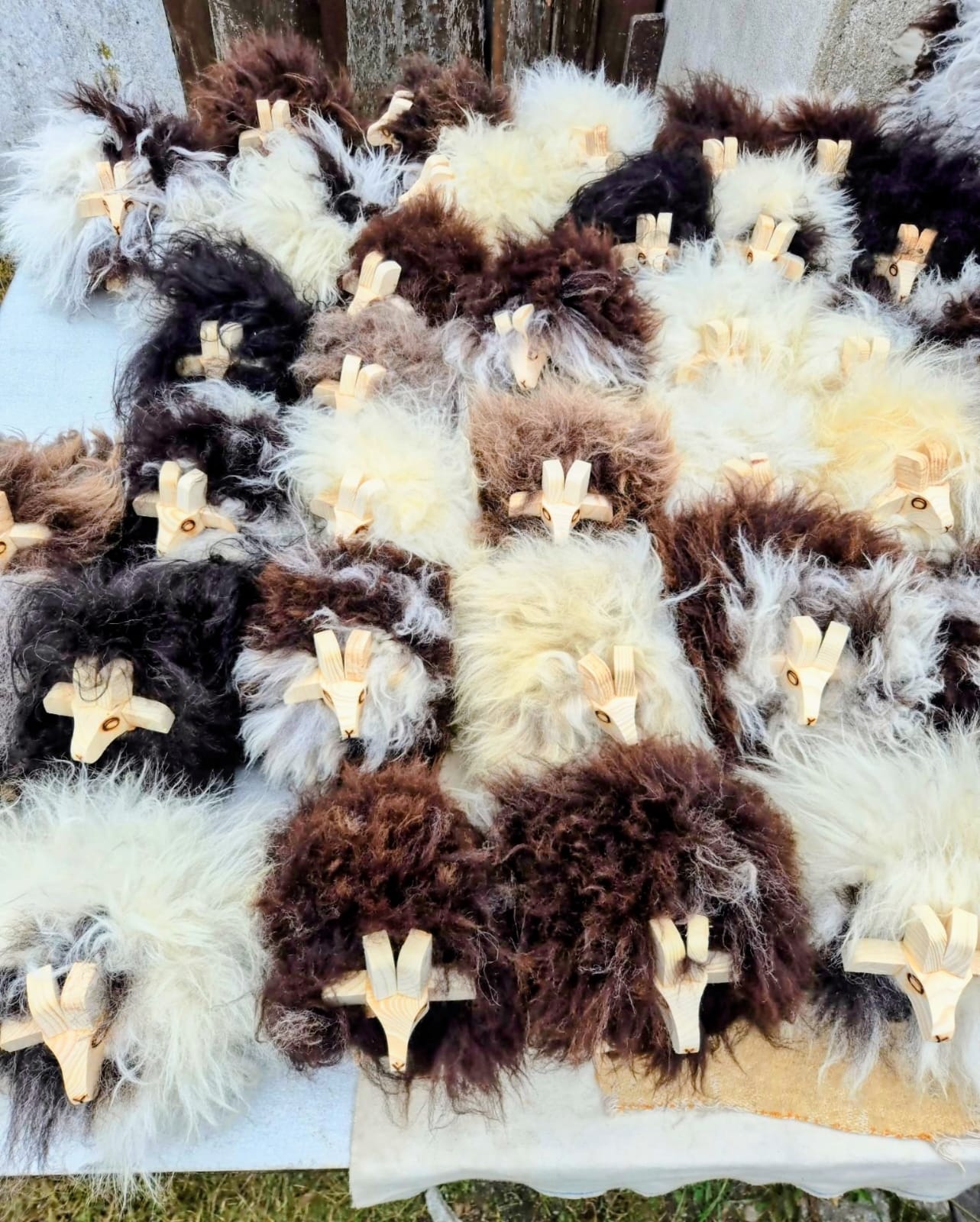 Corderos decorativos artesanales hechos a mano con piel natural de oveja