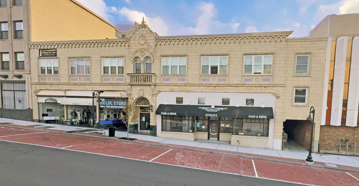 17 Elizabeth Street, E-4 Derby, CT 06418