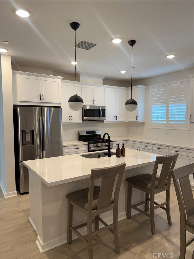 964 N Divino Privado 52 Ontario CA, 9176463647814075651122