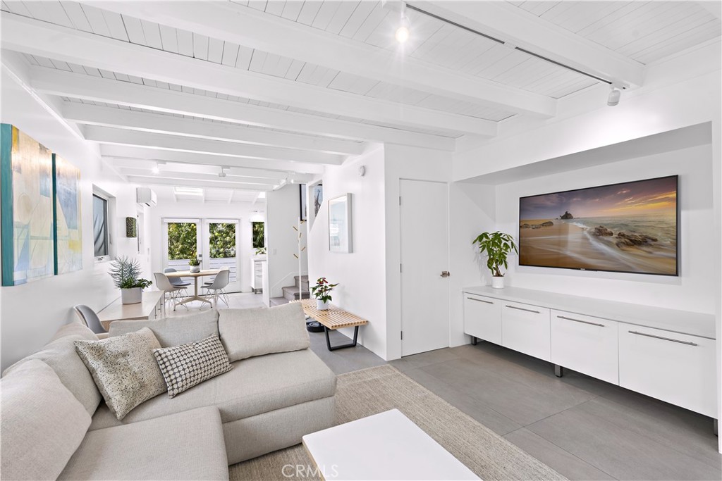 241 Fairview Street Laguna Beach CA, 9265164134221926019121