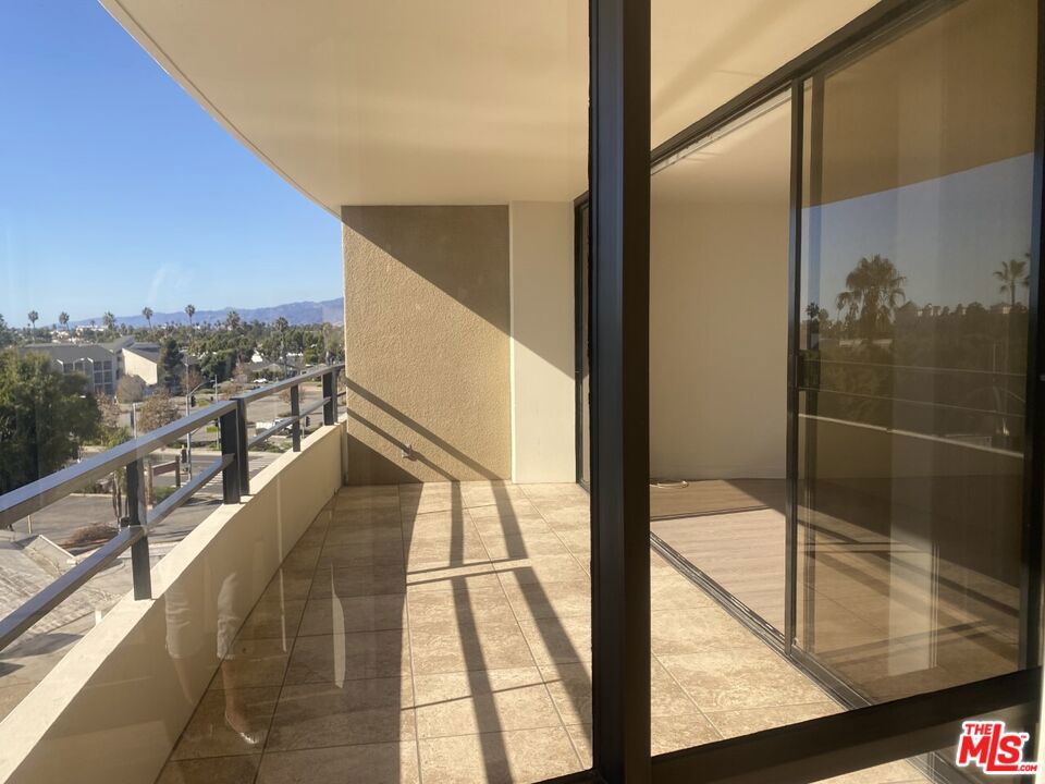 4265 Marina City Drive 202 Marina Del Rey CA, 9029264130421769859120