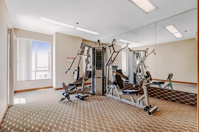 8614 Apartamentos Burton Way63449486338051122