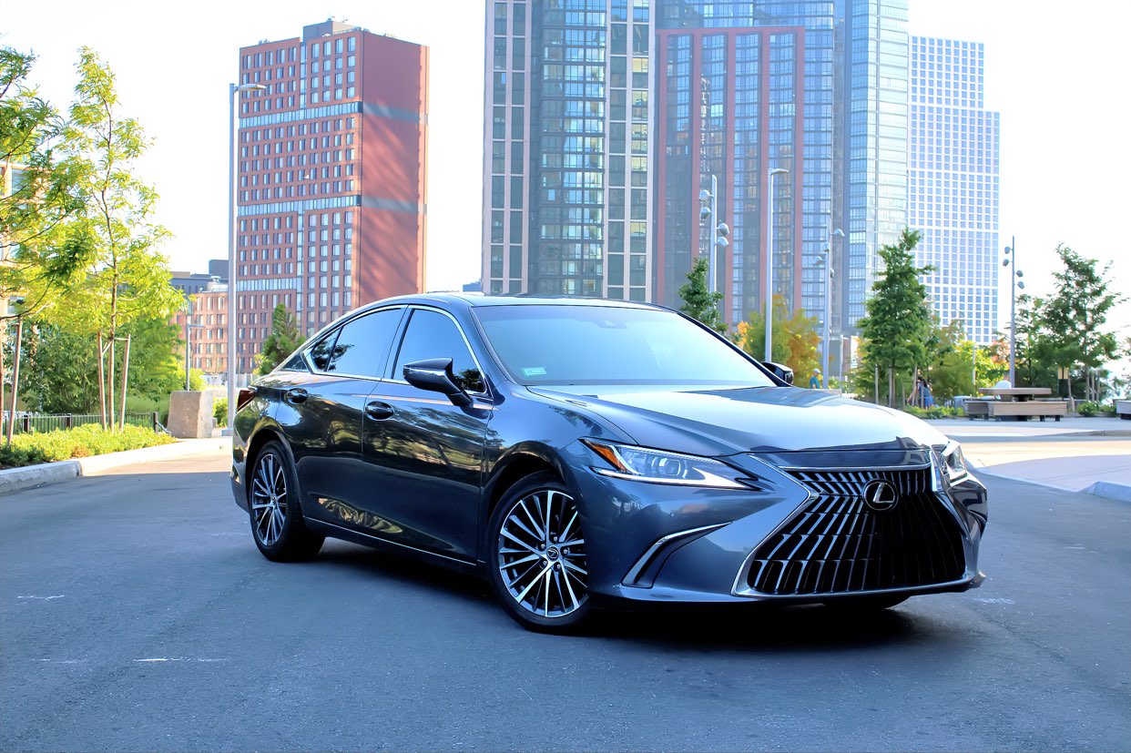 2022 Lexus ES 35063377650363651126