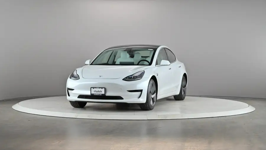 2020 Tesla Model 364541671869442121