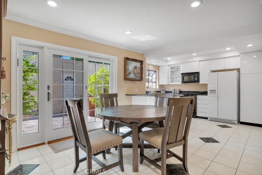 5644 Etiwanda Avenue 5, Tarzana CA, 9135663701397821953121