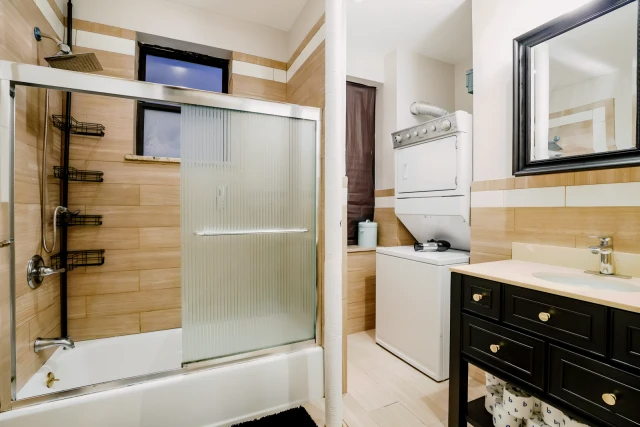 650 9th Avenue63636571500801121