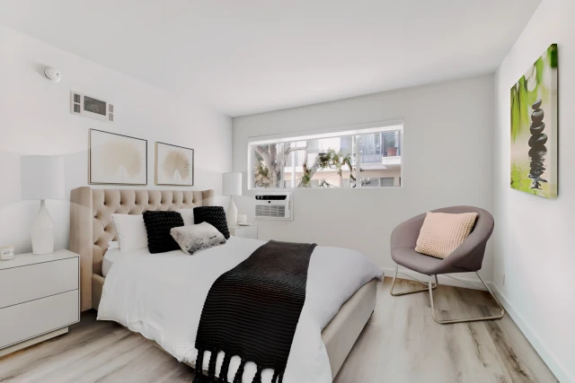 Bentley Avenue Apartments63581165752707120