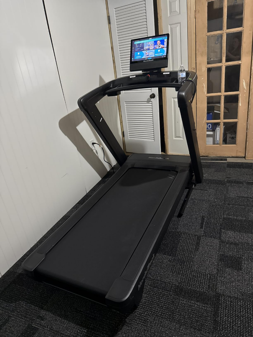 NordicTrack Commercial 1750, Premium Foldable Treadmills, Used - Like New63115046976129125