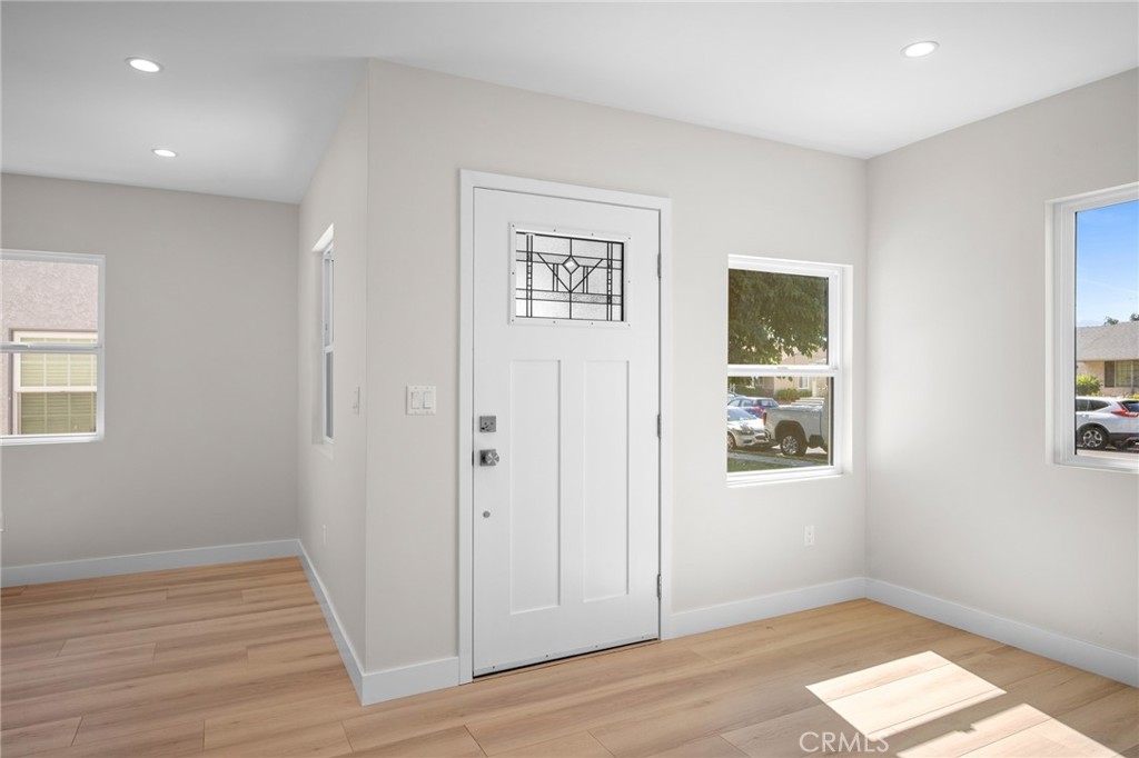 $3,600/month 1824 N Naomi Burbank CA, 9150564134564929666120