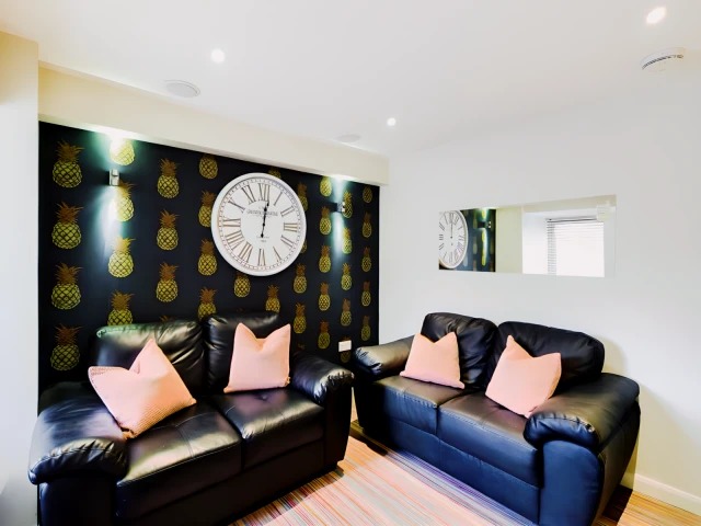 2 Queen Anne Street64196244242178122
