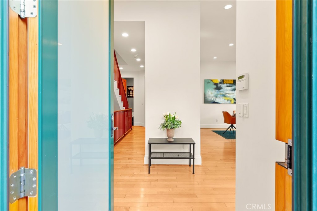 2323 S Beverly Glen, Los Angeles CA, 9006464065909728642122