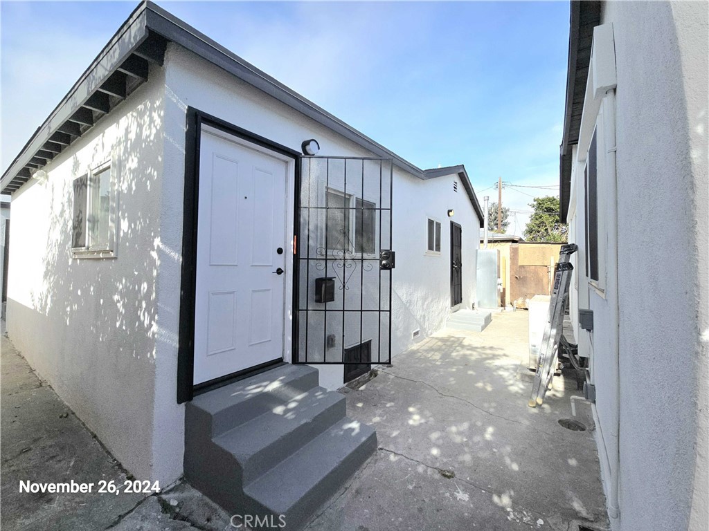 10916 S Inglewood Avenue 10916 1/2 Inglewood CA, 9030464109309927426120