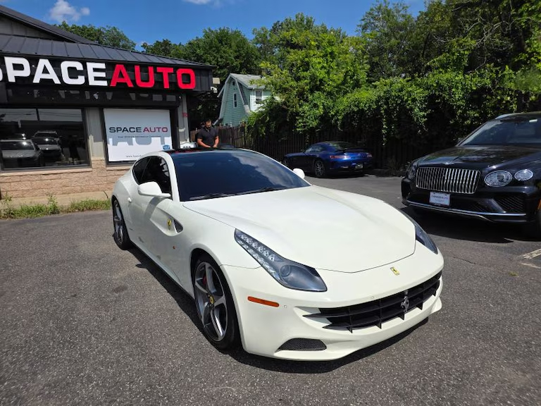 Cupé de 2 puertas Ferrari FF 2014 de segunda mano63282427183491122
