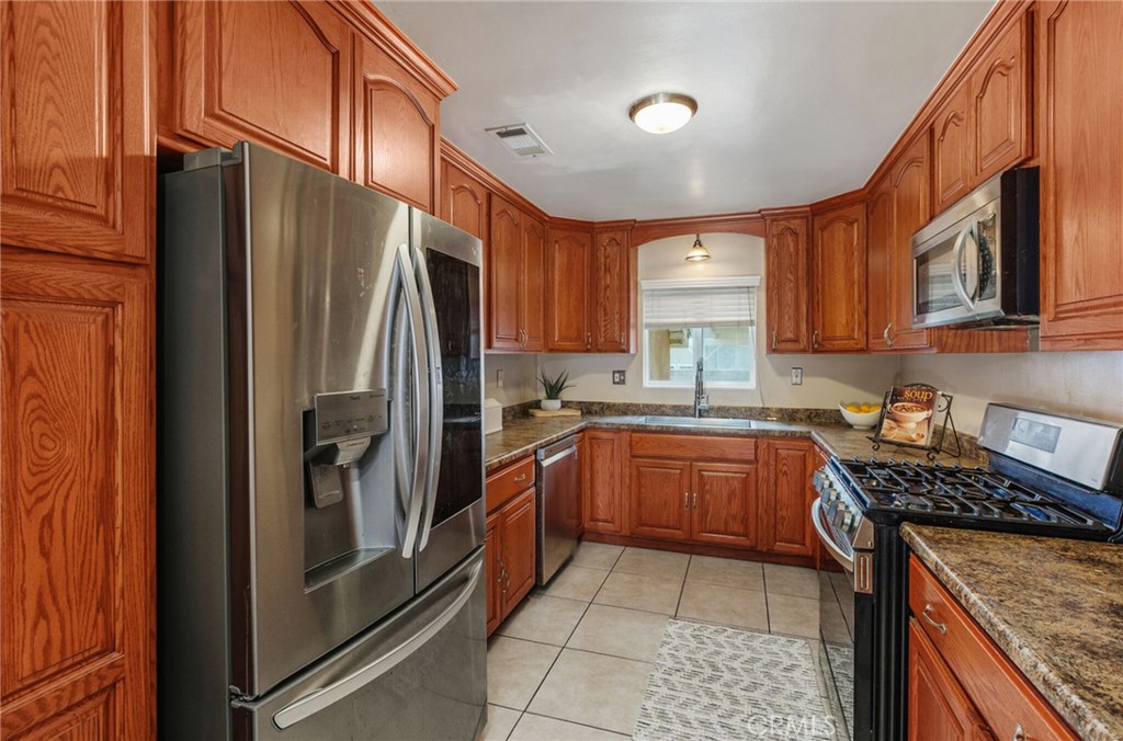 2220 Mentone, Mentone CA, 9235964121579725443120
