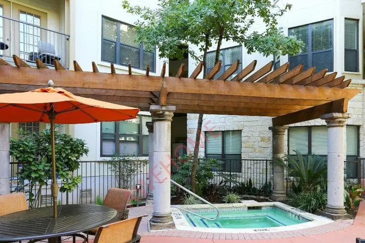 404 Rio Grande St 10263687542936323120