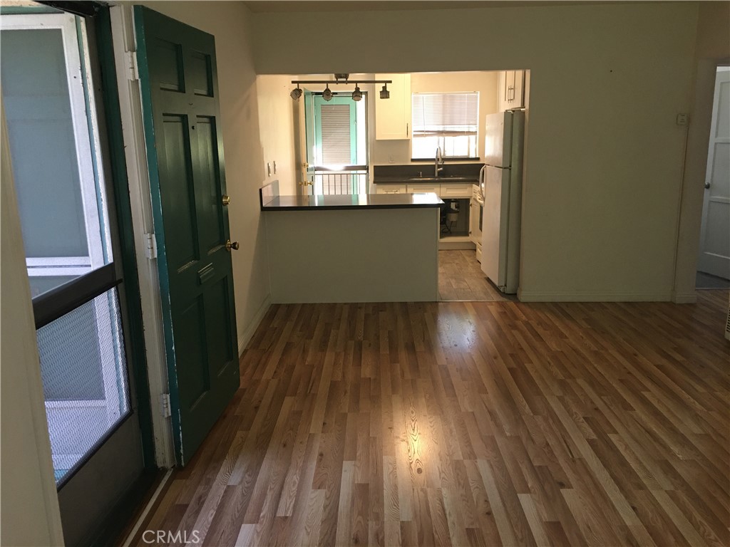 4933 Cahuenga Boulevard North Hollywood CA, 9160164122421668483122