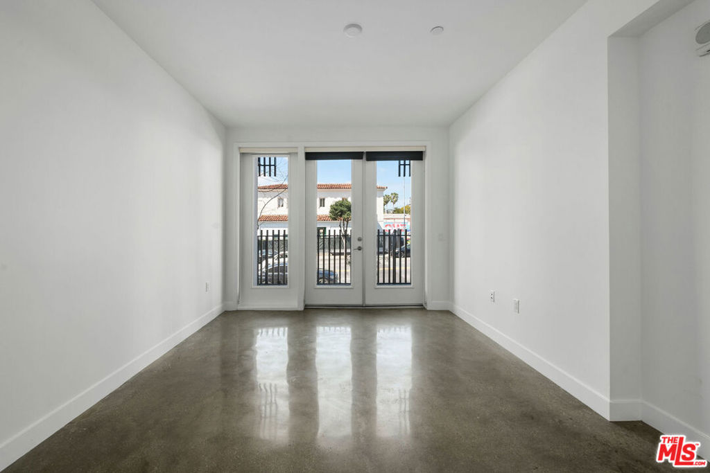 1250 N Fairfax Avenue 206 West Hollywood CA, 9004664123517746051121
