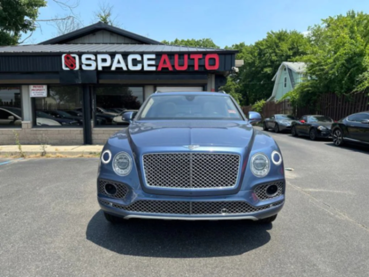 Utilidad deportiva W12 de segunda mano 2017 Bentley Bentayga 4D63280867730817122