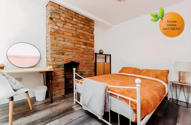 Non En-suite Room 2 Characteristic Victorian terrace- 5 bedroom house, Liverpool