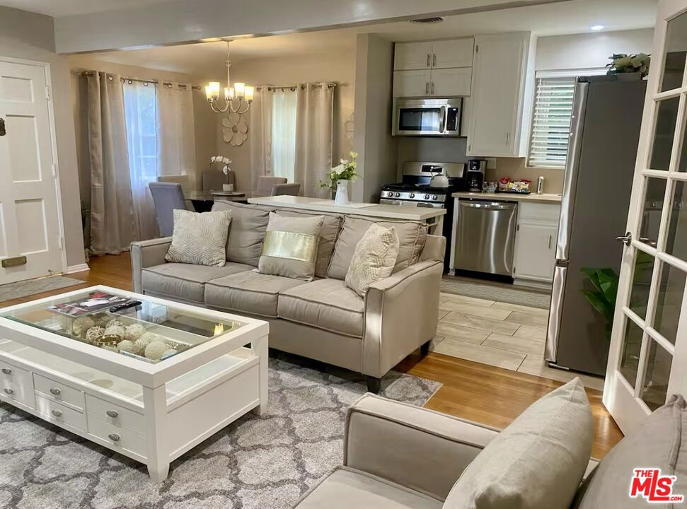 5944 Irvine Avenue North Hollywood CA, 9160163712267239169121