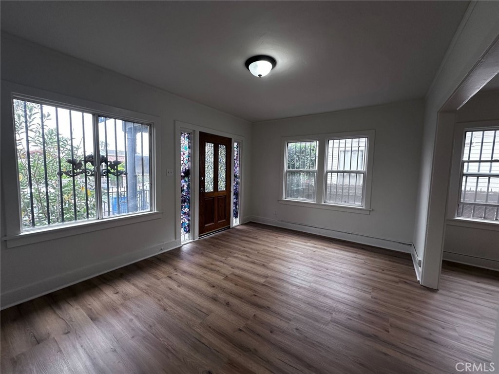 $2,100/month 1807 W 35th Street Los Angeles CA, 9001864076254928769120