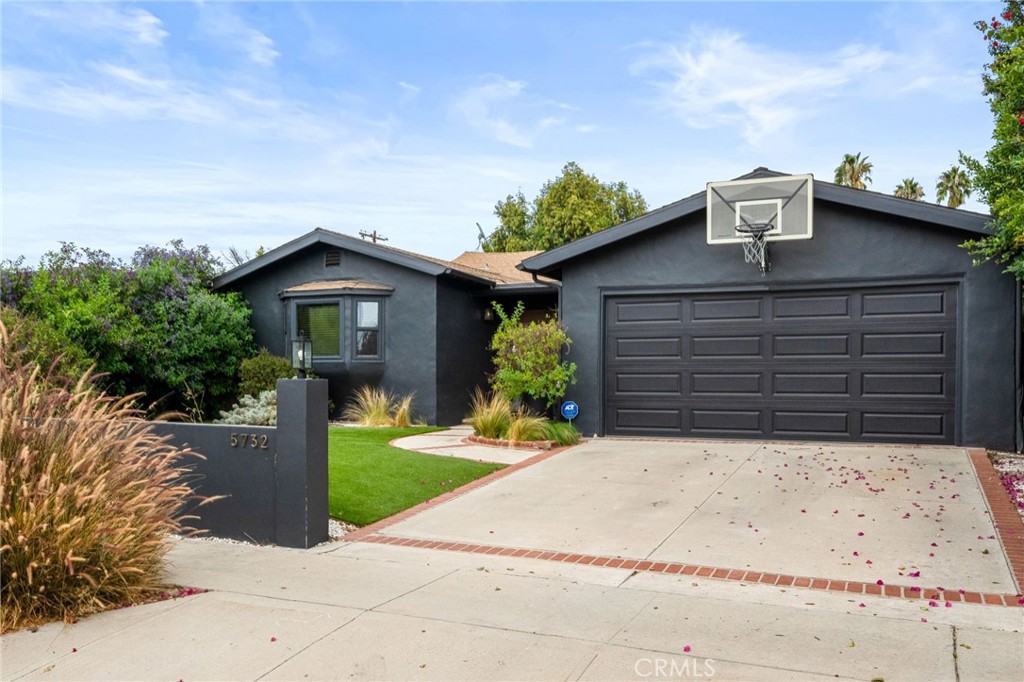5732 Tyrone, Sherman Oaks CA, 9140163878452785409121