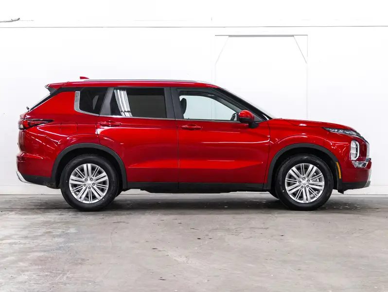 2024 Mitsubishi Outlander65037900311041122