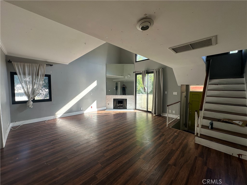 6540 Hayvenhurst 15 Lake Balboa CA, 9140664090822629250121