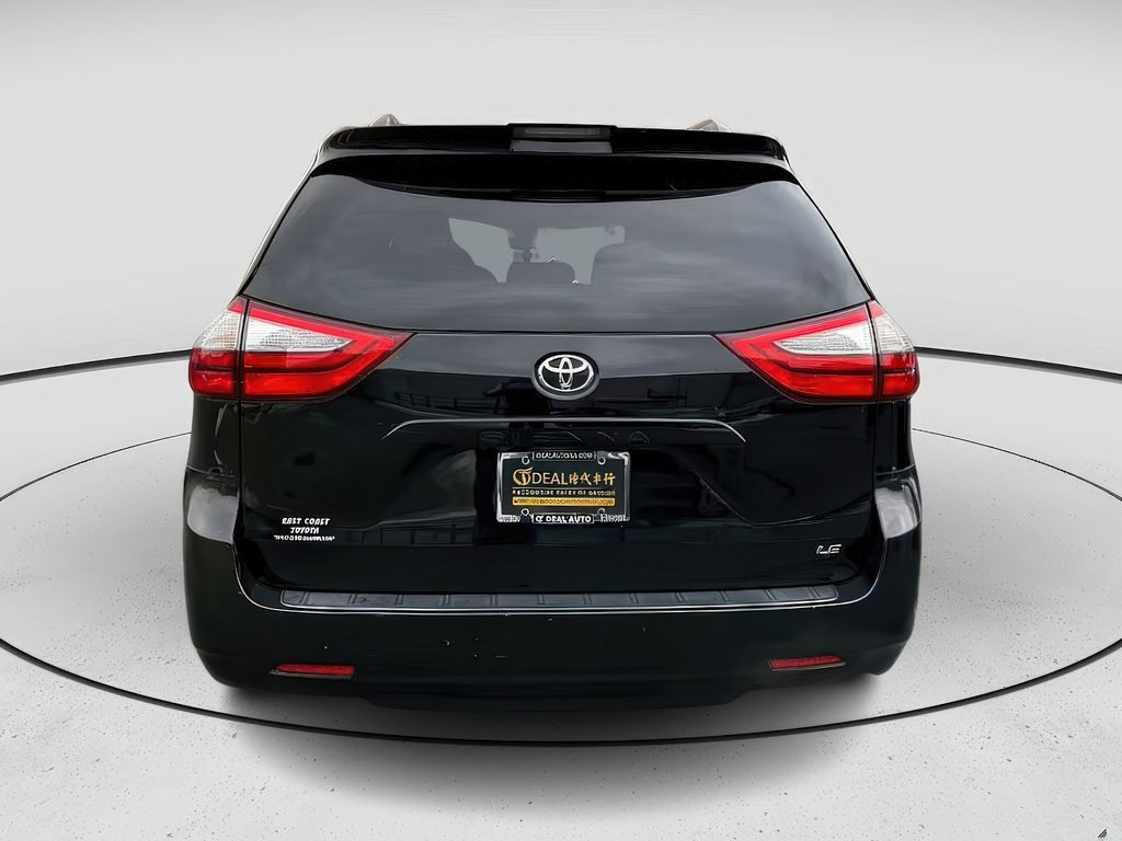 2018 TOYOTA SIENNA LE63334778761473124