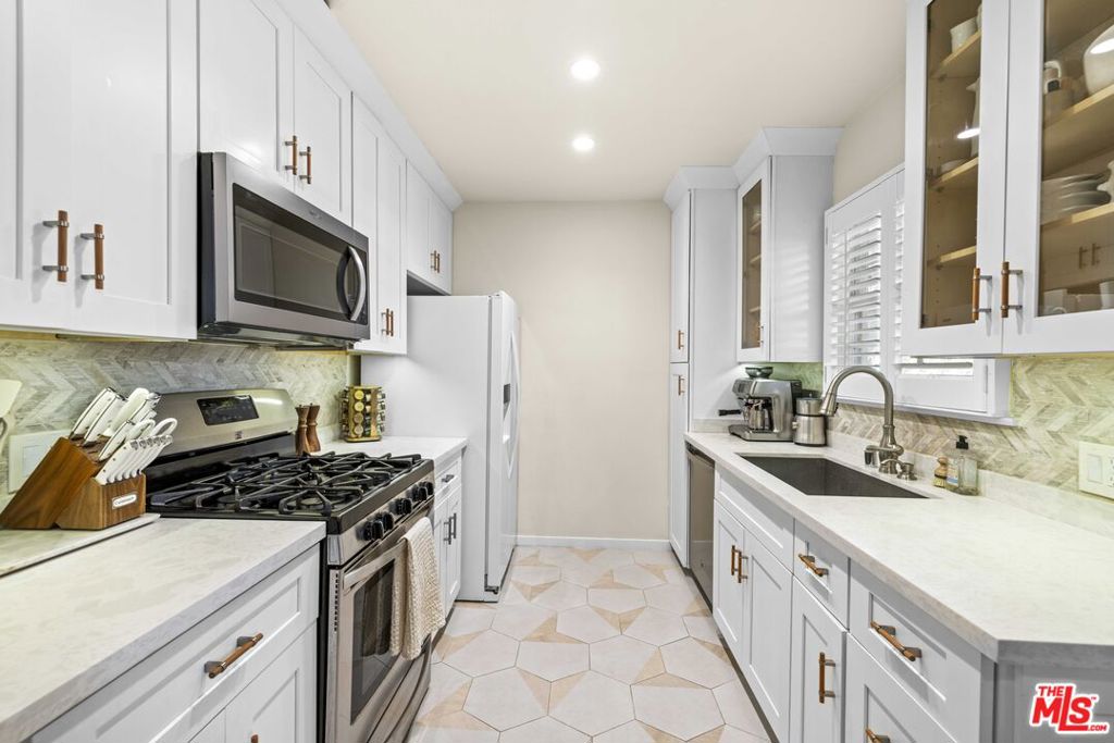 1325 Washington Avenue C Santa Monica CA, 9040364130243378051122