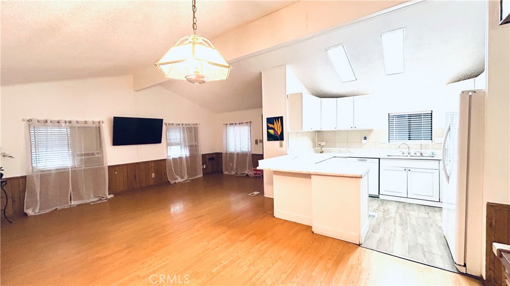 3929 W 5th Street 32 Santa Ana CA, 9270364068423294209122